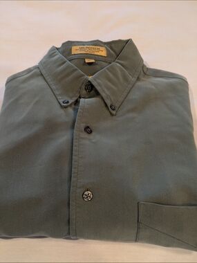 Arrow Men's Button-Down Long Sleeve Shirt in Olive Green